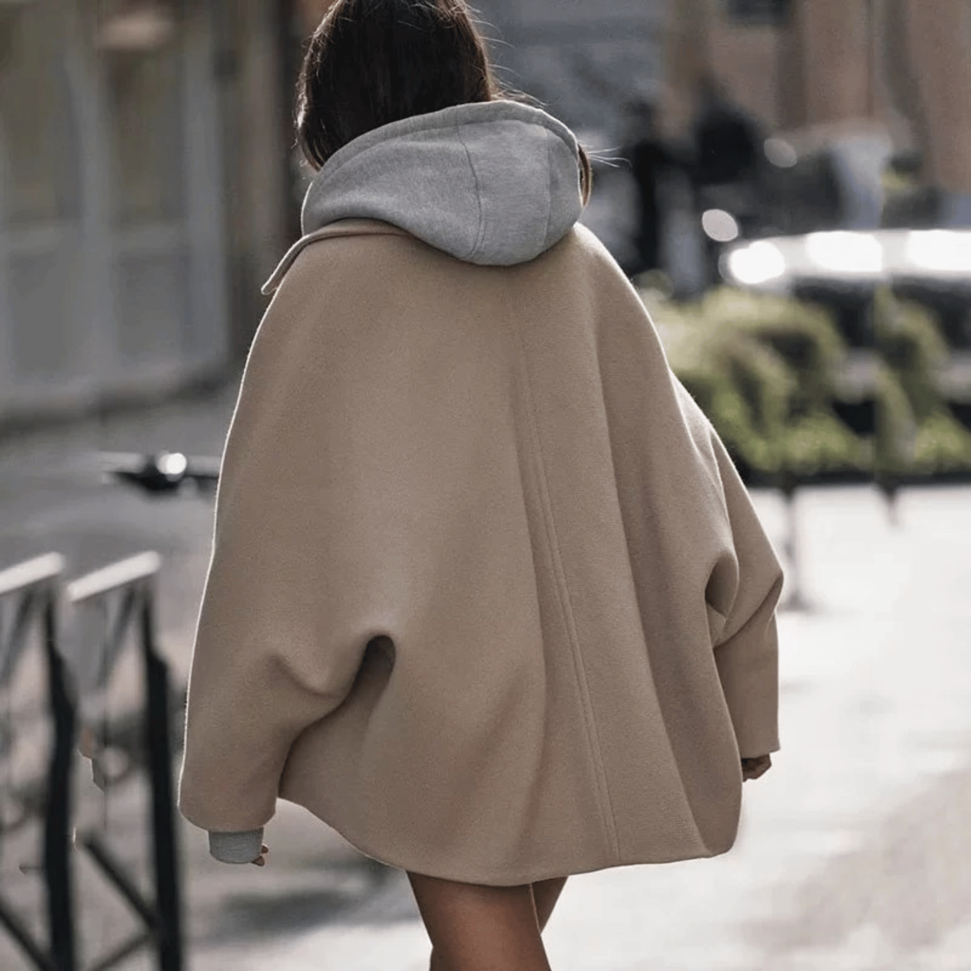 "Samira" Oversized Mantel